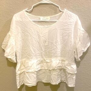 ▶️American Threads◀️ white ruffle layered short sleeve in small.